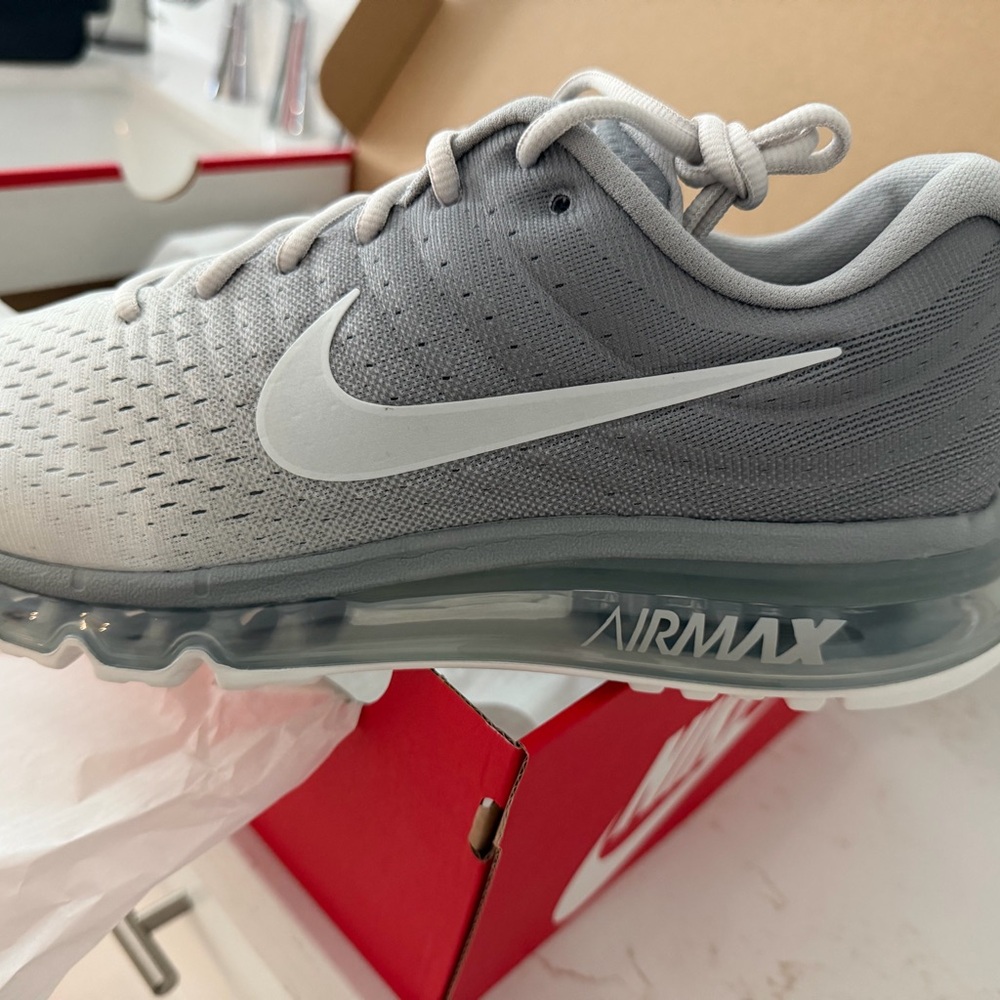Nike Air Max Men's Light Gray Athletic Shoes